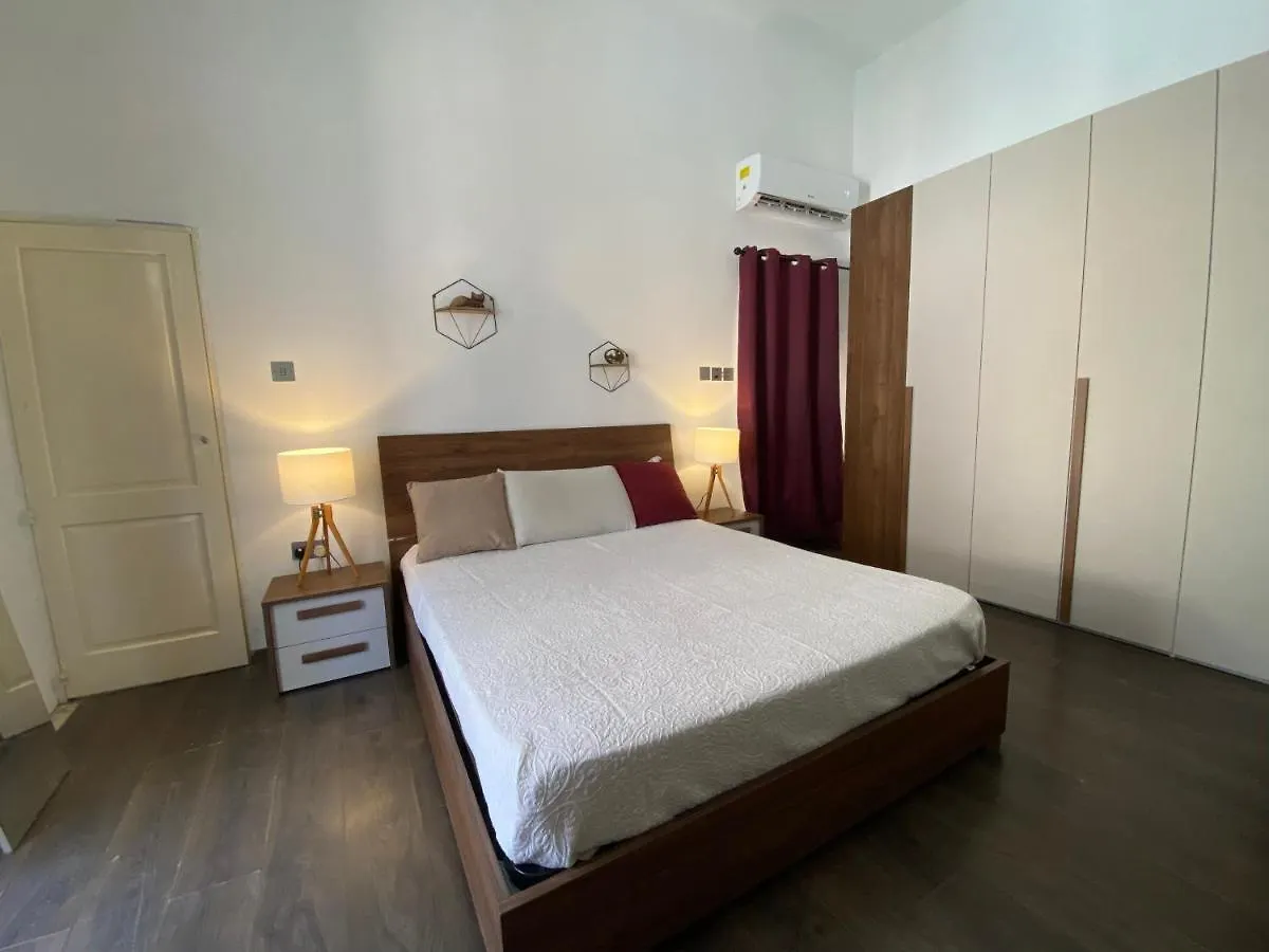 Homestay Blue Waters Town House Apartment Tarxien
